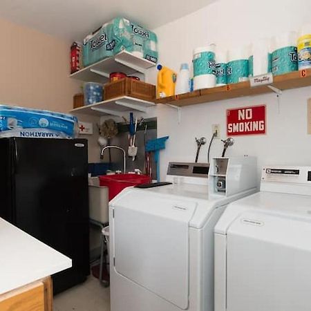 Unique, Convenient, Centrally Located Apartment Кент Екстериор снимка