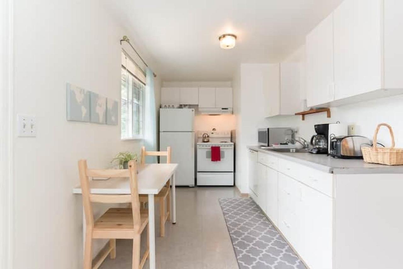 Unique, Convenient, Centrally Located Apartment Кент Екстериор снимка