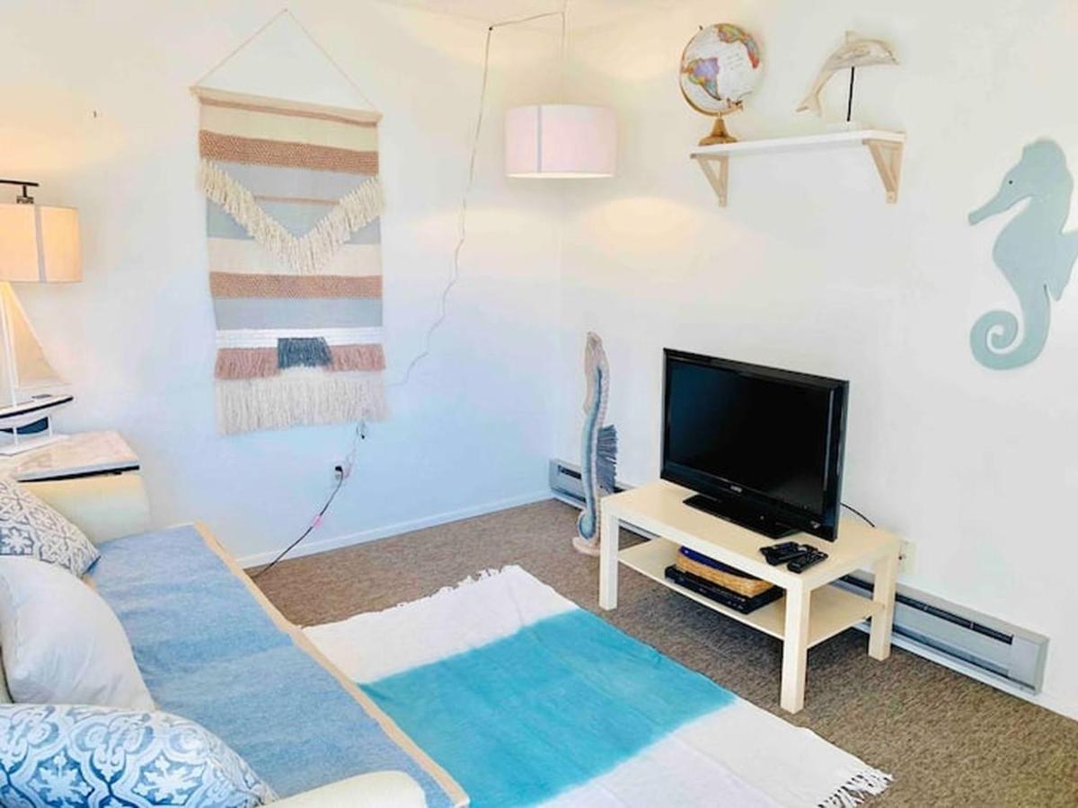 Unique, Convenient, Centrally Located Apartment Кент Екстериор снимка