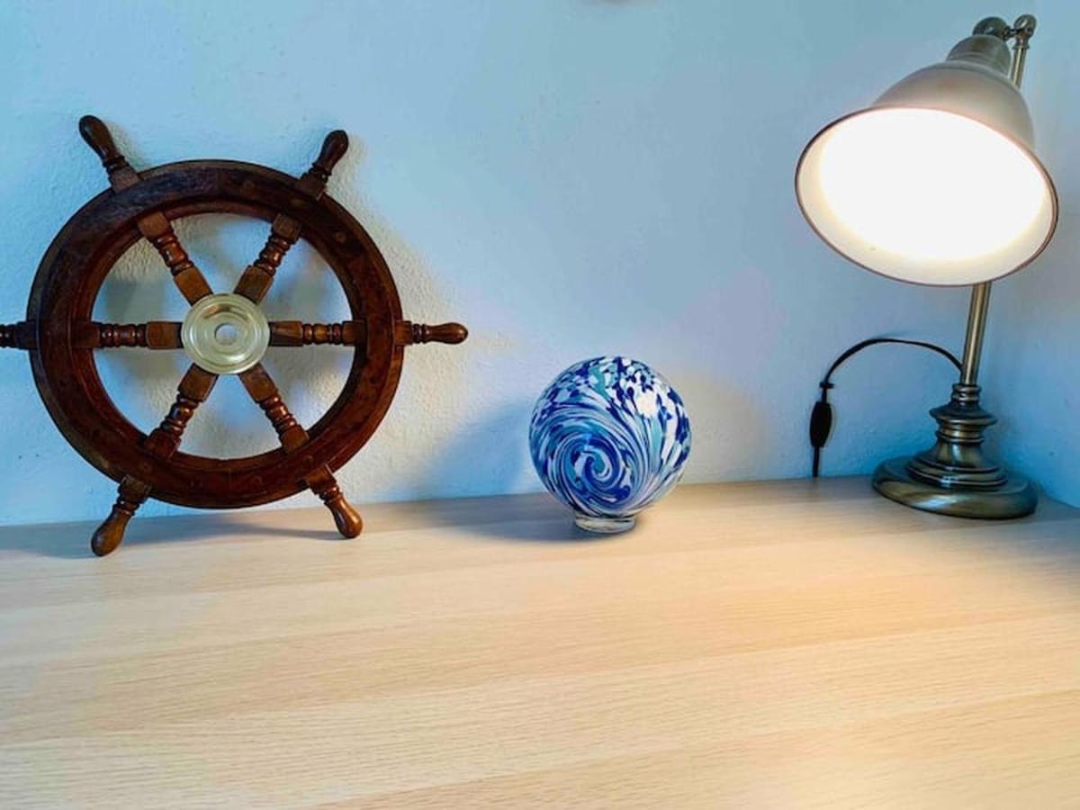 Unique, Convenient, Centrally Located Apartment Кент Екстериор снимка