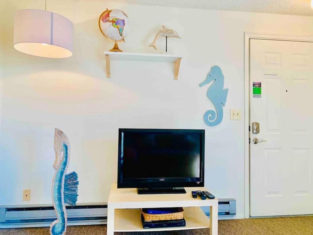 Unique, Convenient, Centrally Located Apartment Кент Екстериор снимка