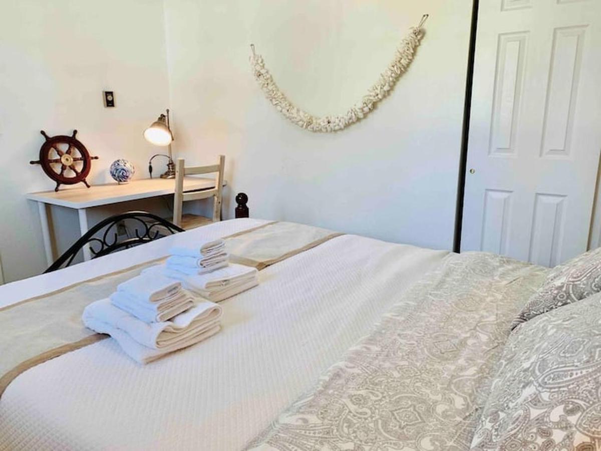 Unique, Convenient, Centrally Located Apartment Кент Екстериор снимка